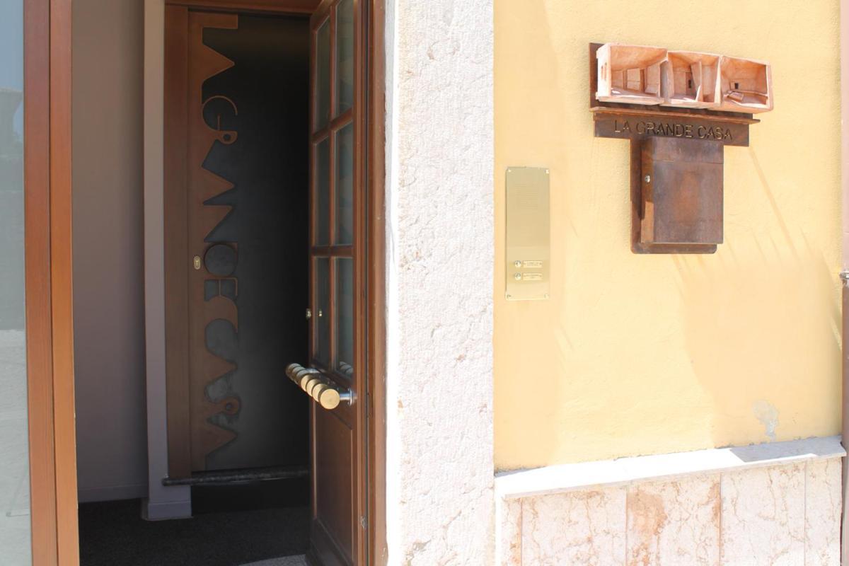 לינה וארוחת בוקר SantʼAmbrogio di Valpolicella La Grande Casa Valpolicella מראה חיצוני תמונה