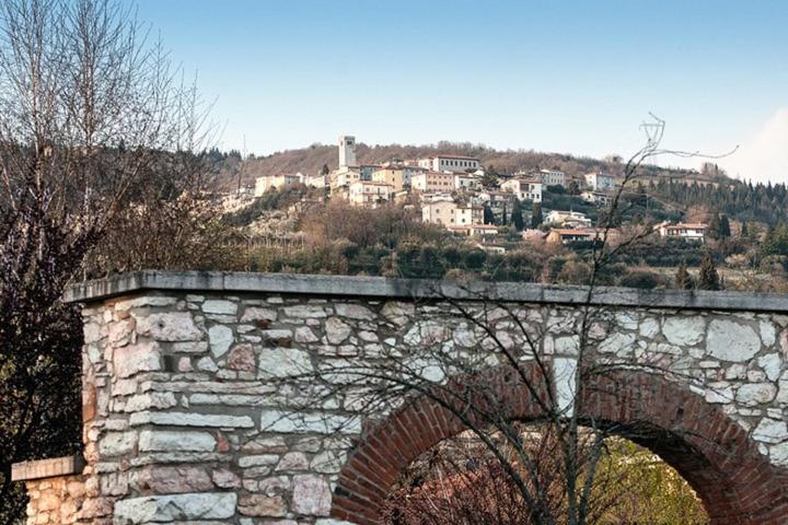 לינה וארוחת בוקר SantʼAmbrogio di Valpolicella La Grande Casa Valpolicella מראה חיצוני תמונה